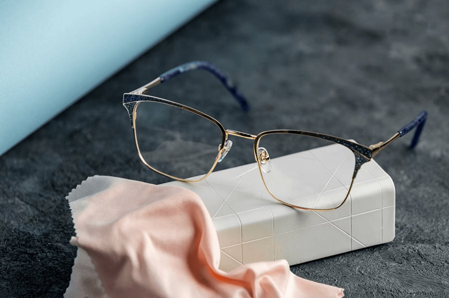 Jak skutecznie czyścić okulary i utrzymać je w doskonałej kondycji